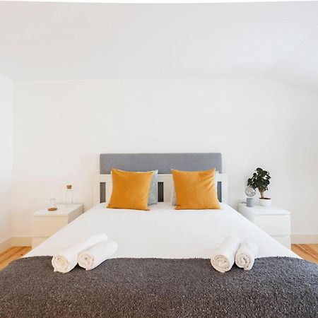 Suite In Cozy Apartment In Chiado In Shared House Lisboa Exterior foto
