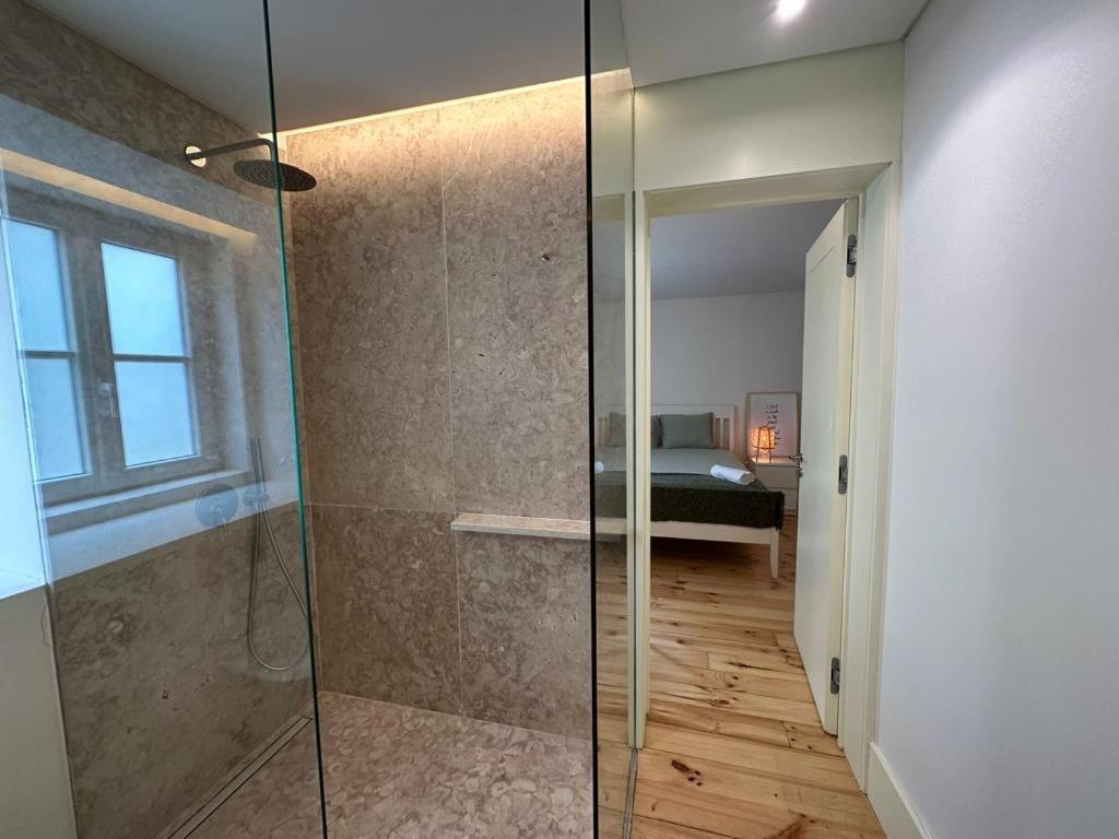 Suite In Cozy Apartment In Chiado In Shared House Lisboa Exterior foto